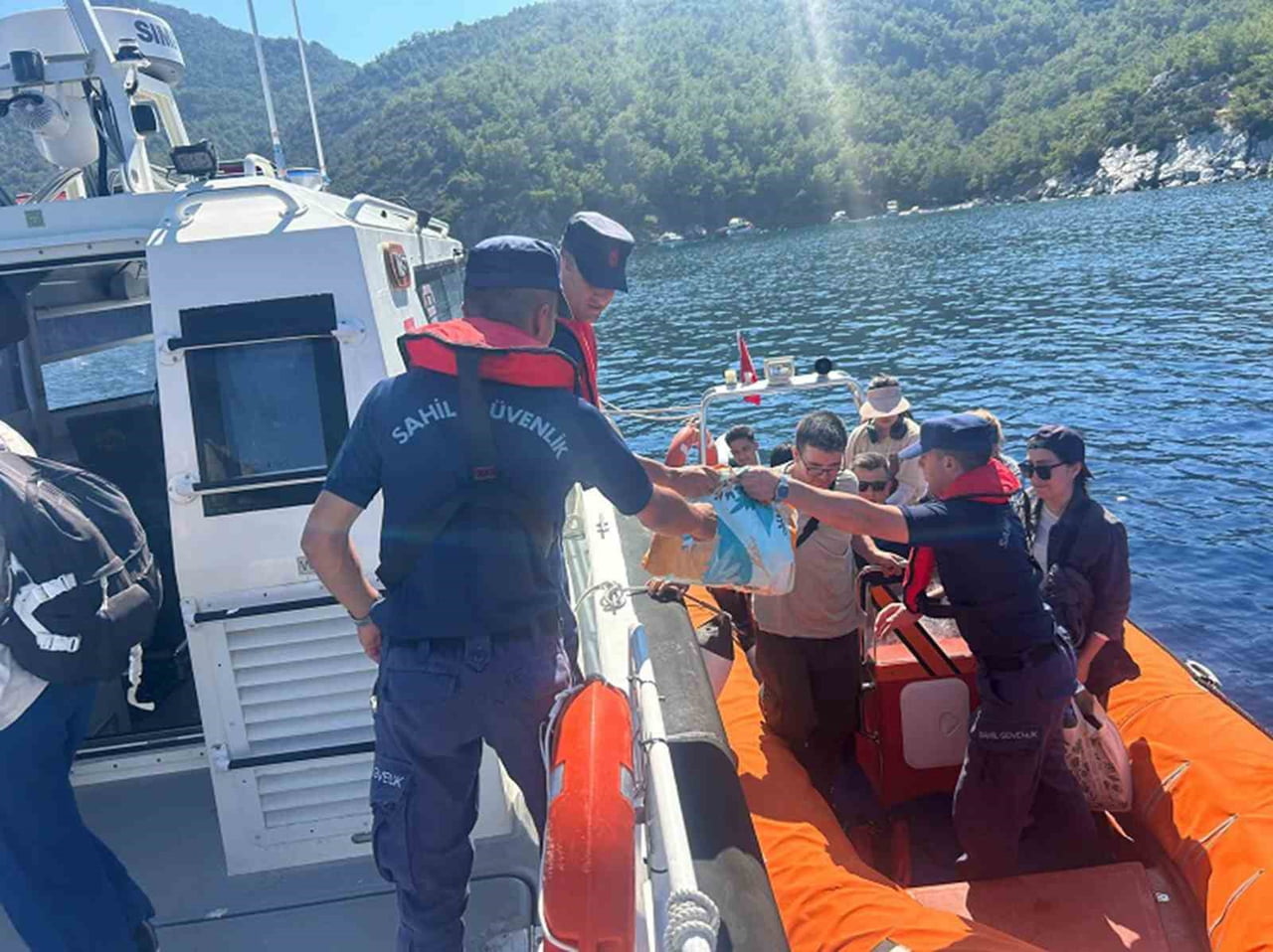 MUĞLA’NIN DATÇA İLÇESİ ZÜMRÜT KARGI MEVKİİNDE SAHİL GÜVENLİK VE DATÇA İLÇE EMNİYET MÜDÜRLÜĞÜ...