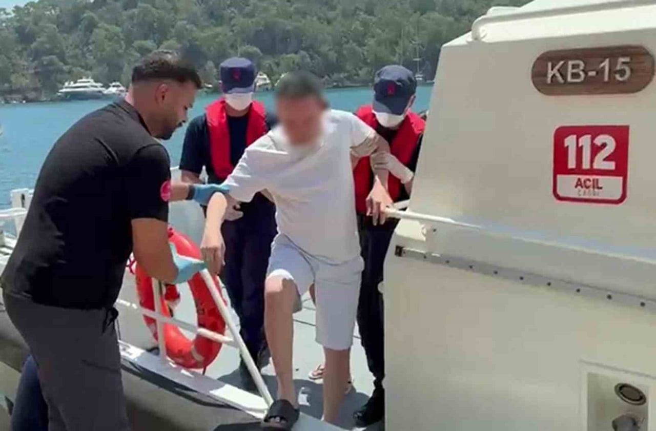 MUĞLA’NIN FETHİYE VE DALAMAN İLÇESİ AÇIKLARINDA SEYREDEN ÖZEL TEKNELERDE RAHATSIZLANAN İKİ...