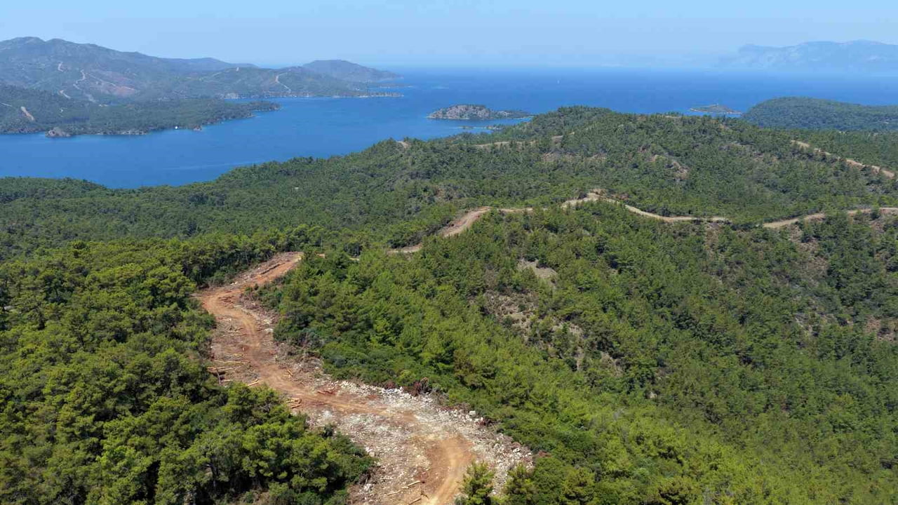MUĞLA ORMAN BÖLGE MÜDÜRLÜĞÜ, ORMAN YANGINLARIYLA MÜCADELEDE KRİTİK ÖNEME SAHİP YANGIN EMNİYET YOLU...