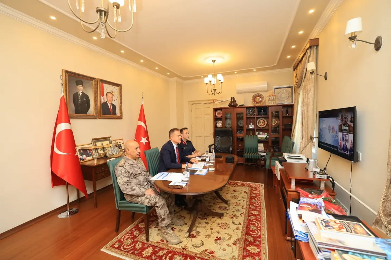 MUĞLA VALİSİ AKBIYIK, İÇİŞLERİ BAKANLIĞI VİDEO KONFERANS TOPLANTISINA KATILDI