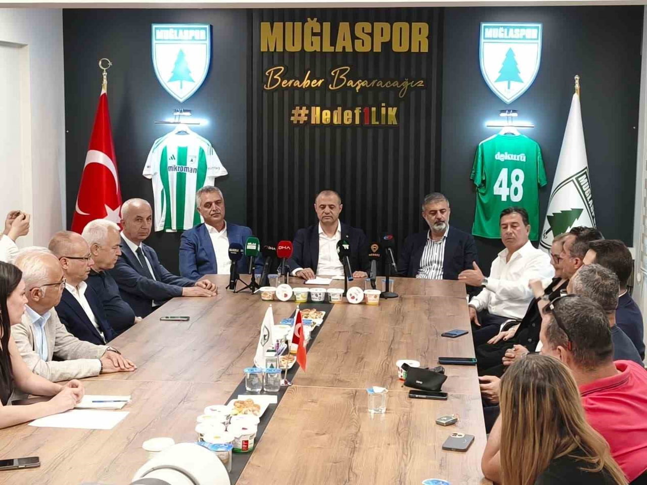 MUĞLASPOR, 2026-2027 SEZONUNDA FORMASINDA YER ALACAK SPONSORLARINI DÜZENLEDİĞİ TANITIM TÖRENİYLE...