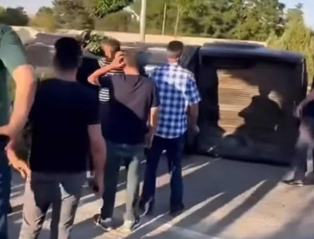MUŞ'TA İL ÖZEL İDARESİ'NE AİT ARAÇ TAKLA ATTI