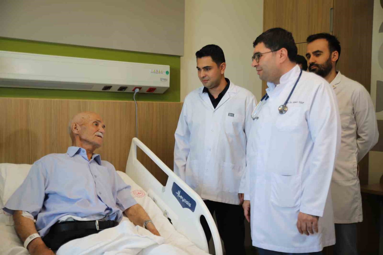 MUSTAFA ELÇİ "AMELİYATA GİRERKEN ÖLECEĞİMİ DÜŞÜNDÜM AMA DOKTORLARIMIZ BENİ TEKRAR HAYATA...
