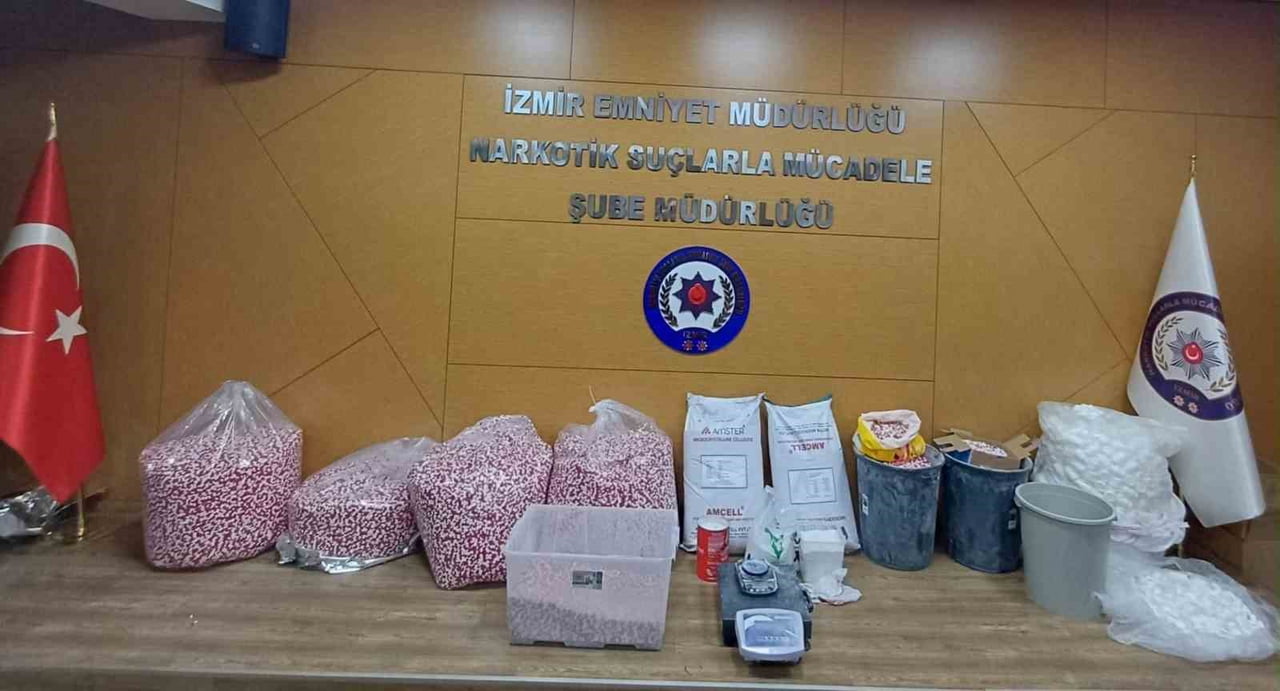 NARKOTİK POLİSİ TARAFINDAN 121 BİN 816 UYUŞTURUCU NİTELİKLİ HAP ELE GEÇİRİLDİ