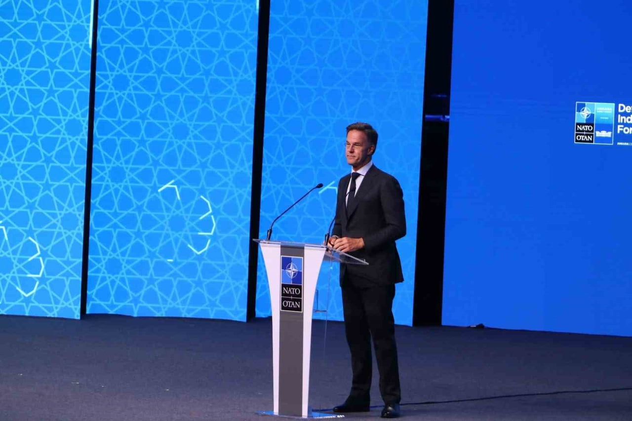 NATO GENEL SEKRETERİ MARK RUTTE, "RUSYA, ULUSAL BÜTÇESİNİN NEREDEYSE YARISINI SAVAŞ KAPASİTESİNİ...