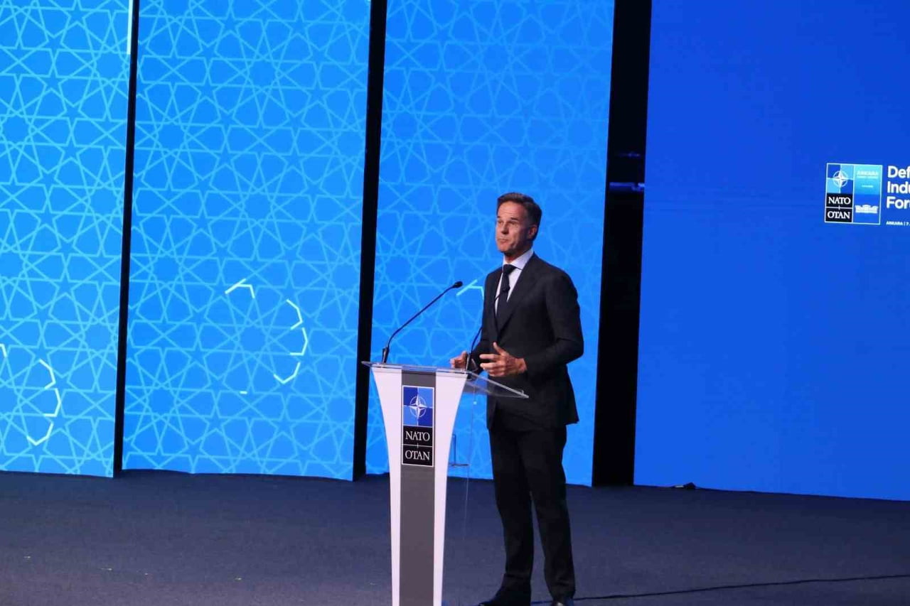 NATO GENEL SEKRETERİ MARK RUTTE, "RUSYA, ULUSAL BÜTÇESİNİN NEREDEYSE YARISINI SAVAŞ KAPASİTESİNİ...