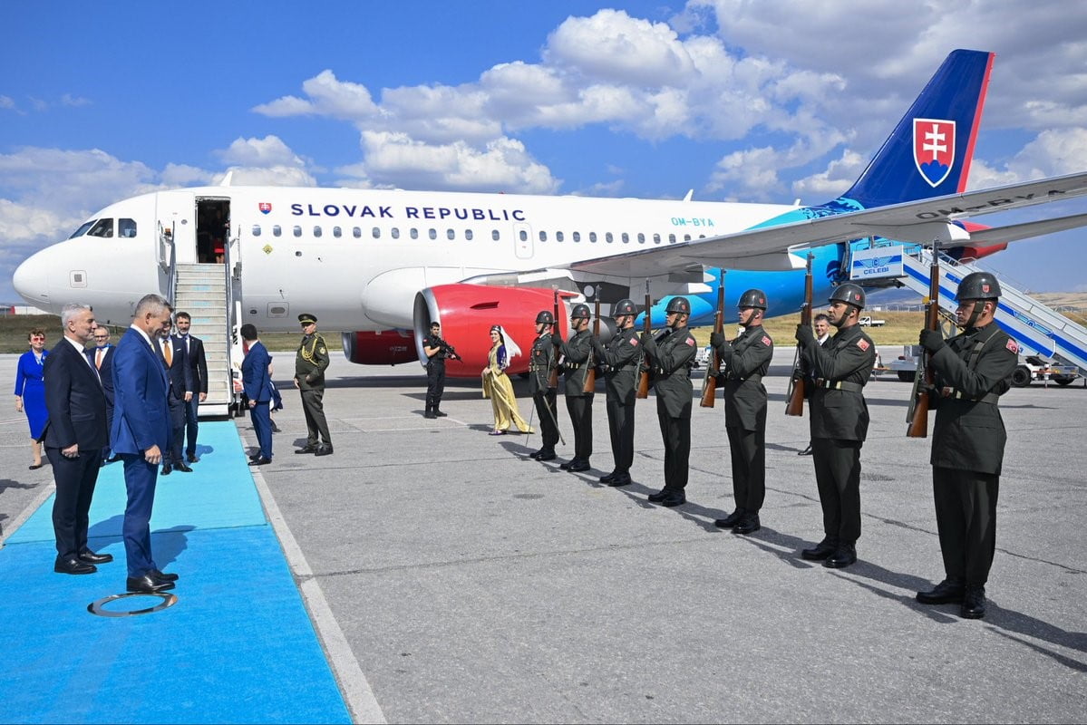 NATO LİDERLER ZİRVESİ KAPSAMINDA, SLOVAKYA CUMHURBAŞKANI PETER PELLEGRİNİ VE  SLOVENYA BAŞBAKANI...