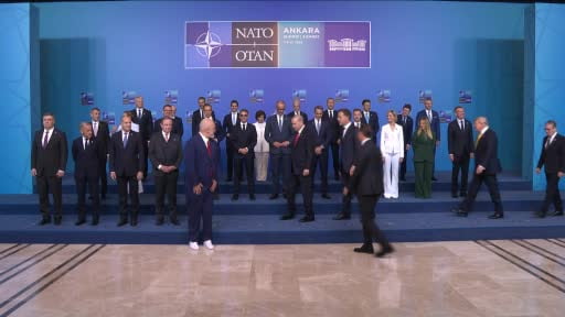 NATO Zirvesi'nde beyaz ayakkabı detayı dikkat çekti