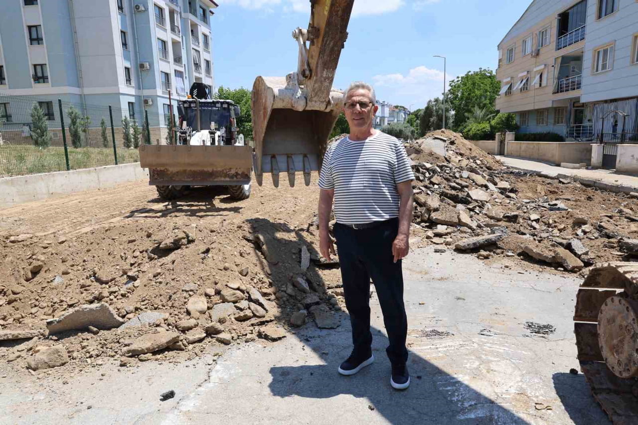 NAZİLLİ BELEDİYESİ, İLÇE GENELİNDE YÜRÜTÜLEN ASFALT, YOL, PARKE VE SOSYAL ALAN ÇALIŞMALARINI...