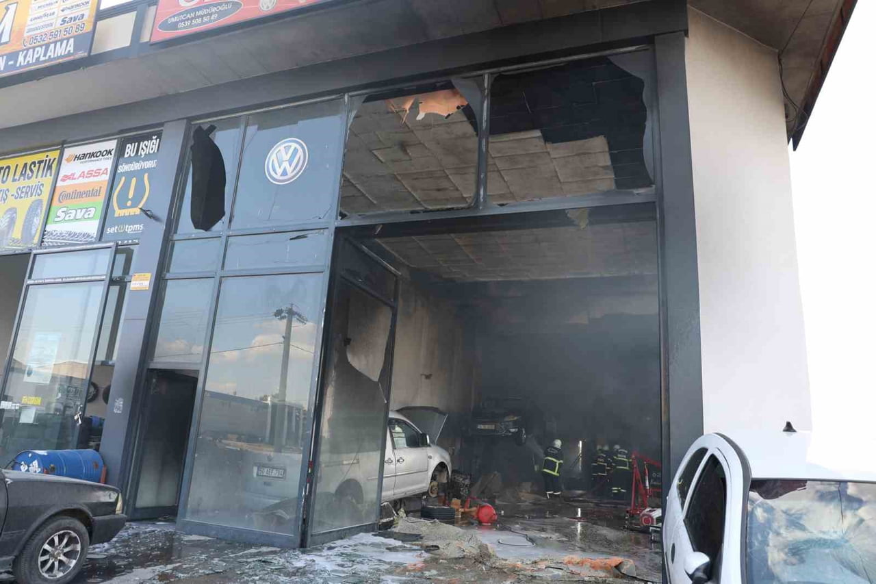 NEVŞEHİR'DE OTO TAMİRCİ DÜKKÂNINDA ÇIKAN VE İŞ YERİNİ KULLANILAMAZ HALE GELDİ.