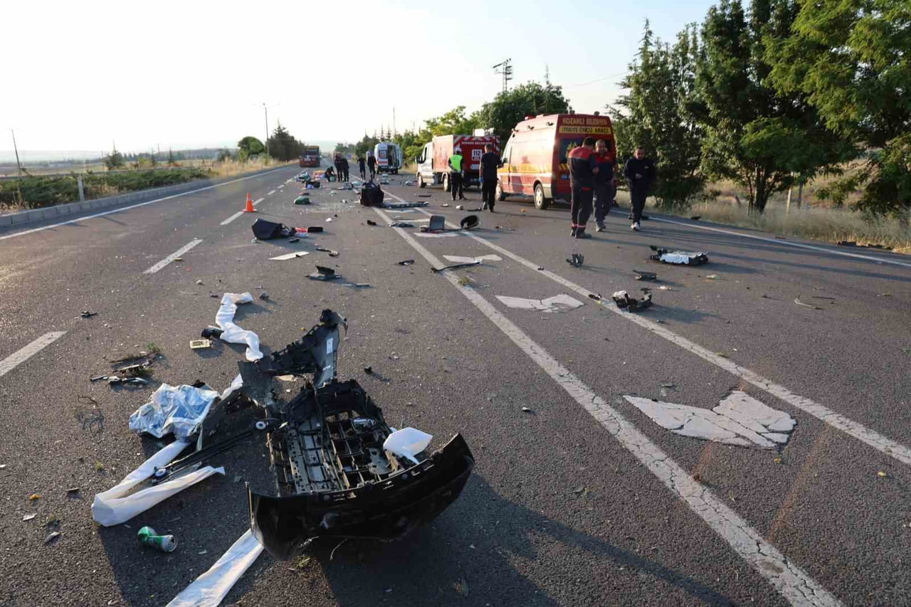 NEVŞEHİR’DE OTOMOBİLİN TAKLA ATMASI SONRASI MEYDANA GELEN TRAFİK KAZASINDA 3 KİŞİ ÖLDÜ, 1 KİŞİDE...