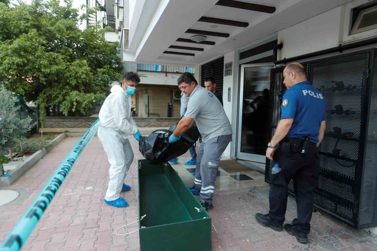 NİDA NAZLIER'İN CENAZESİ (ARŞİV)