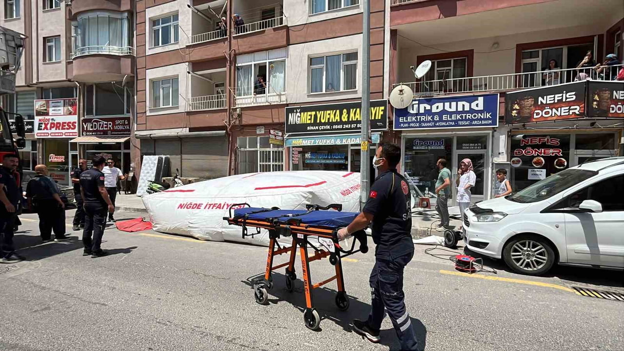 NİĞDE'DE NİŞANLI ÇİFTİN AYRILIK KAVGASI KANLI BİTTİ