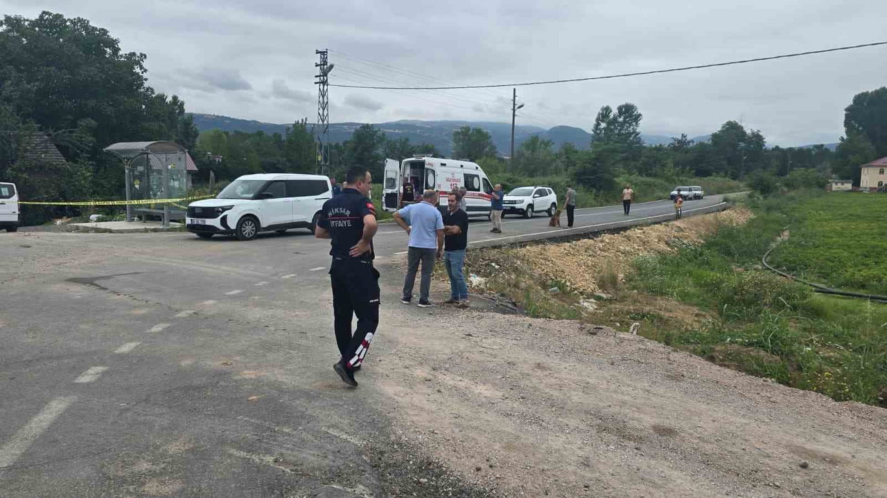 NİKSAR İLÇESİNDE SABAH NAMAZININ ARDINDAN AKÜLÜ ARACIYLA GEZİNTİYE ÇIKAN 71 YAŞINDAKİ ENGELLİ...