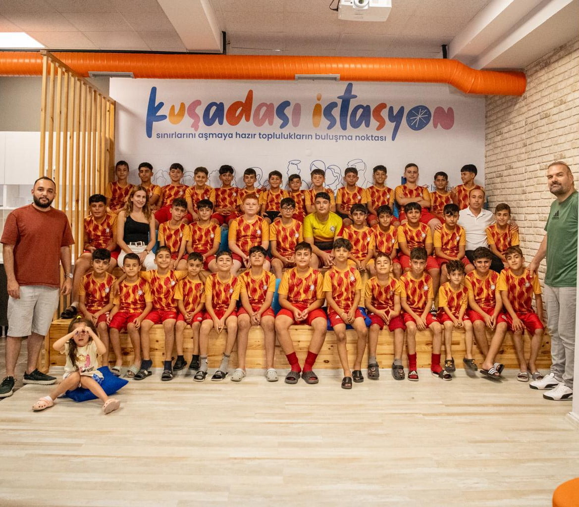 NUSAYBİNLİ ÇOCUKLAR KUŞADASI'NDA UNUTULMAZ BİR GÜN YAŞADI