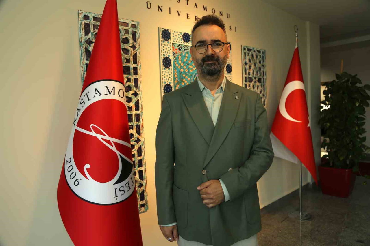 ÖĞRETİM ÜYESİ MURAT KONUK, PUANA GÖRE BÖLÜM TERCİHİ YAPILMAMASI GEREKİLDİĞİNİ İFADE...