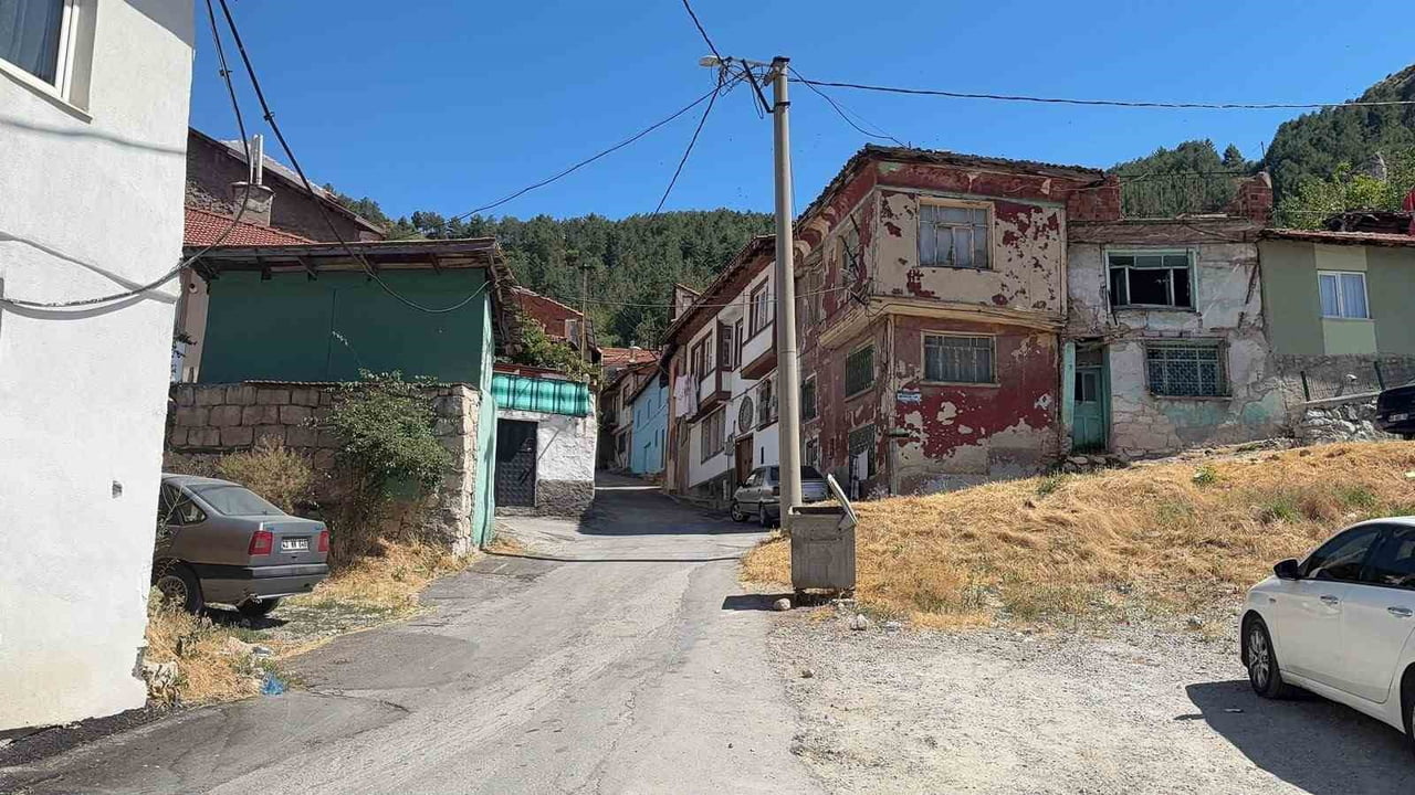OLAYIN MEYDANA GELDİĞİ EV