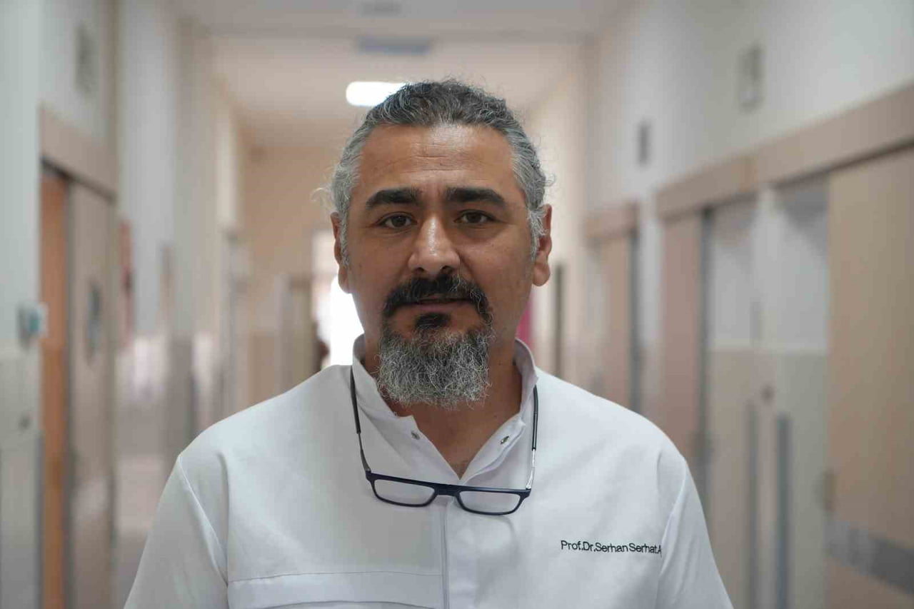 (OMÜ) VETERİNER FAKÜLTESİ HAYVAN HASTANESİ BAŞHEKİMİ PROF. DR. SERHAN SERHAT AY