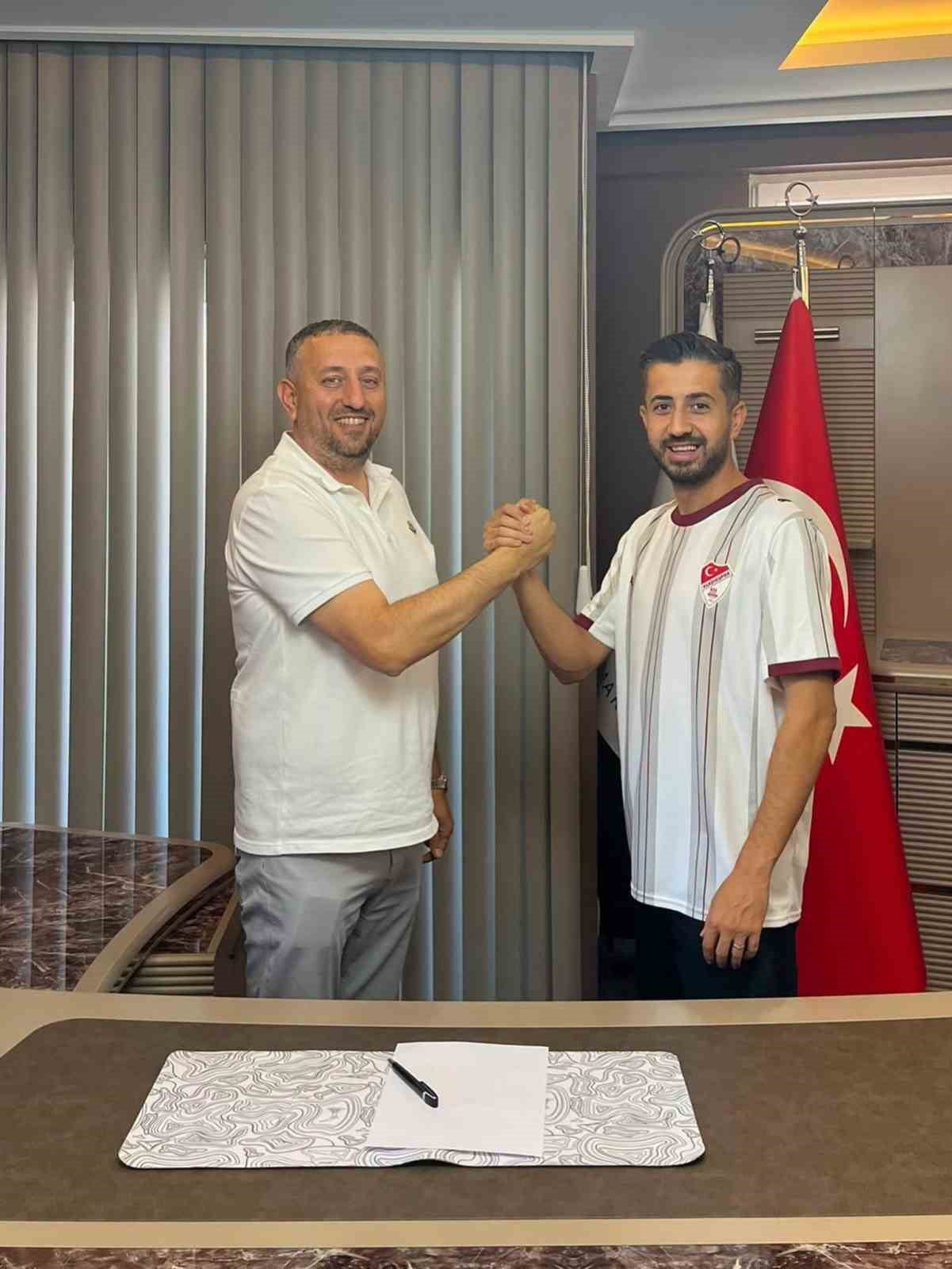ONUR ERİŞ RESMEN ELAZIĞSPOR'DA