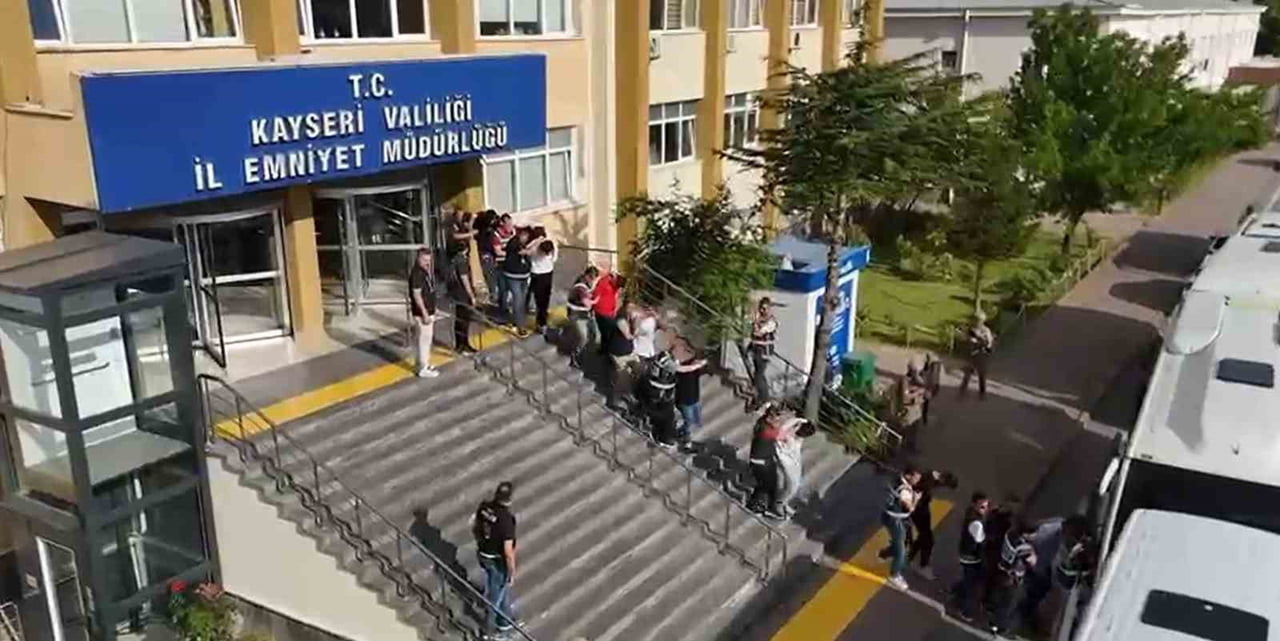 OPERASYONDA 53 ŞÜPHELİ GÖZALTINA ALINDI.