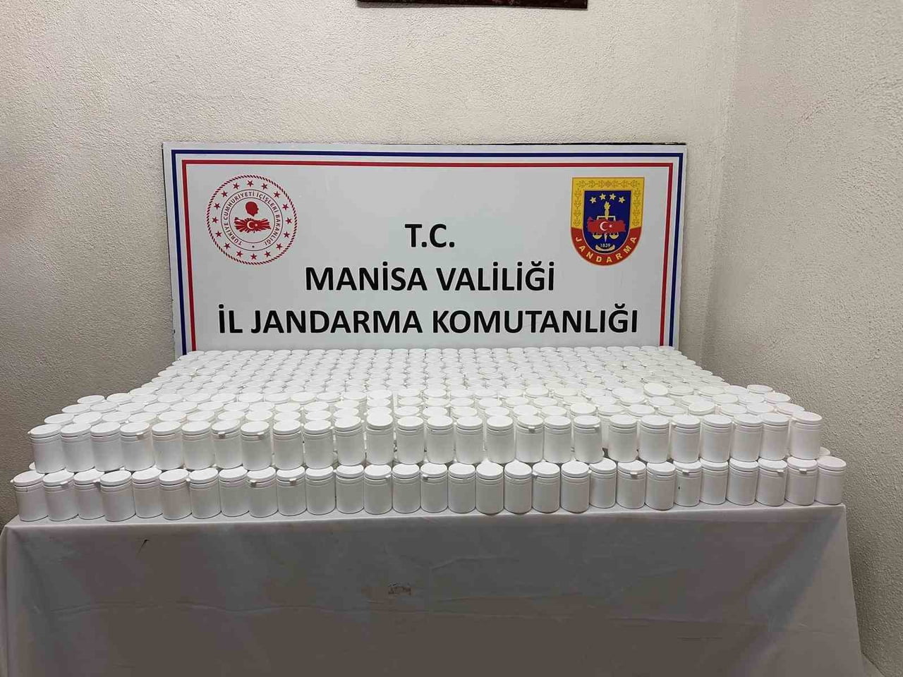 OPERASYONLARDA MİLYONLARCA KAÇAK MAKARON, TONLARCA KAÇAK TÜTÜN VE ALKOL, YÜZ BİNLERCE UYUŞTURUCU...