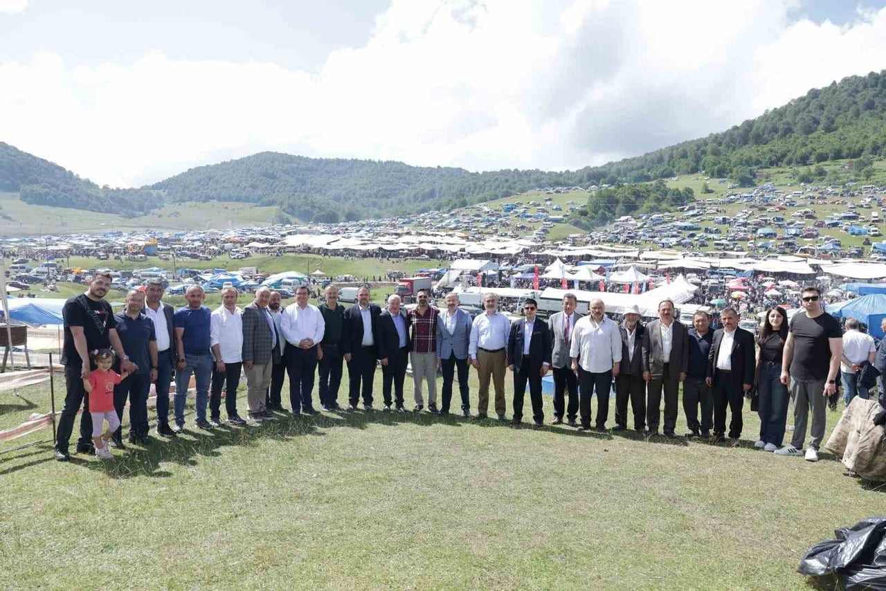 ORDU'NUN GÖLKÖY İLÇESİNDE DÜZENLENEN ULUVAHTA YAYLA FESTİVALİ, BİNLERCE VATANDAŞIN KATILIMIYLA...