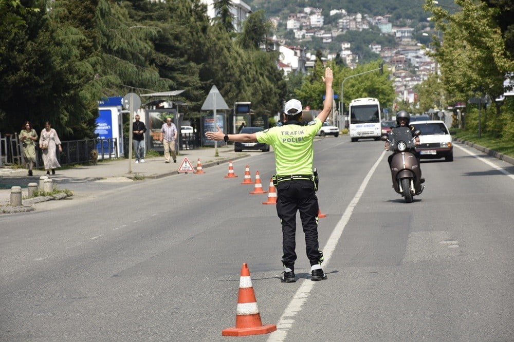 ORDU’DA TRAFİK EKİPLERİNCE SON BİR HAFTADA YAPILAN DENETİMLERDE 17 BİN 951 ARAÇ VE SÜRÜCÜSÜ...