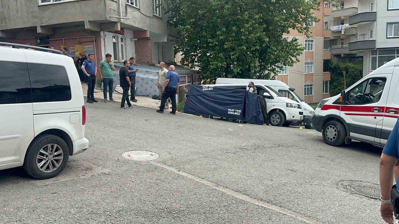 ORDU’NUN FATSA İLÇESİNDE BİR ŞAHIS, YER MESELESİ SEBEBİYLE HUSUMETLİ OLDUĞU AĞABEYİNİ, YENGESİNİ...