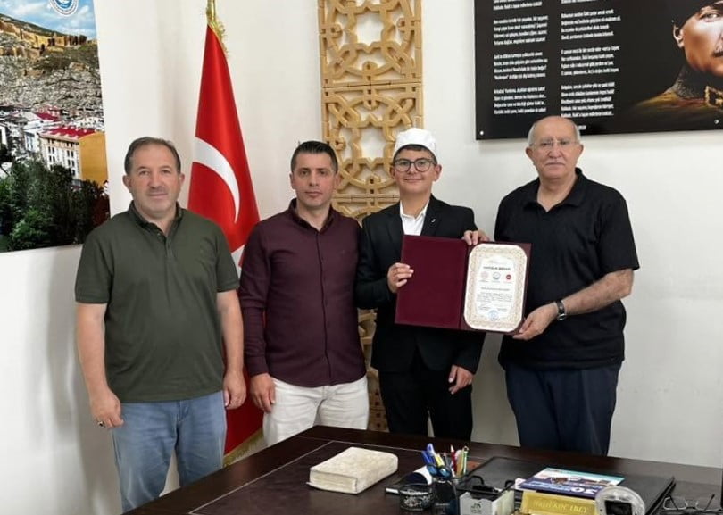 ÖRGÜN EĞİTİMLE BİRLİKTE HAFIZLIK PROGRAMI 152'NCİ MEZUNUNU VERDİ