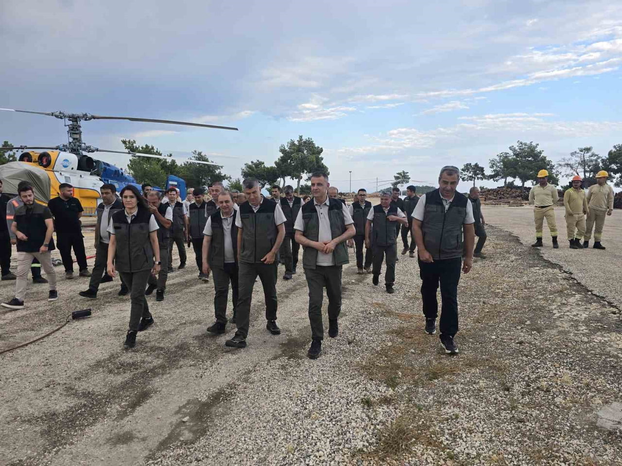 ORMAN GENEL MÜDÜR YARDIMCISI KENAN AKDUMAN, BERABERİNDEKİ HEYETLE MERSİN'DE İNCELEMELERDE...