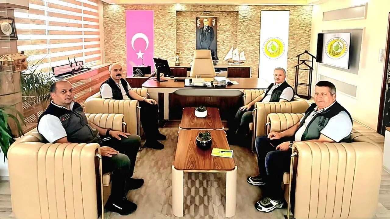 ORMAN ZARARLILARIYLA MÜCADELE DAİRE BAŞKANI SABRİ KIZILKAYA (ARKADA-SAĞDA), SİNOP ORMAN BÖLGE...