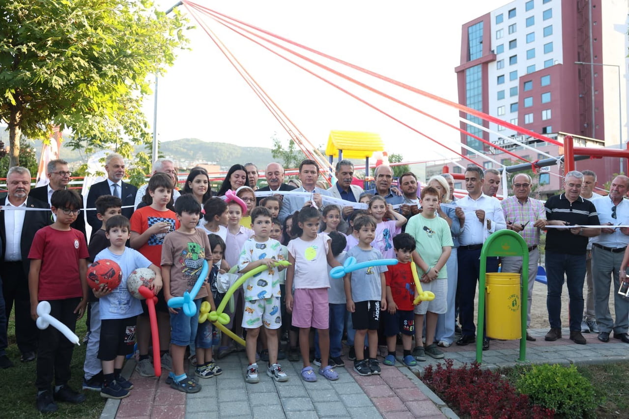 OSMANGAZİ BELEDİYESİ, GEÇTİĞİMİZ YIL HAYATINI KAYBEDEN AKADEMİSYEN VE SİYASETÇİ PROF. DR. LALE...