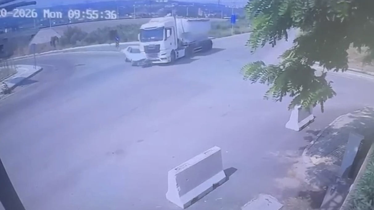 OSMANİYE'DE TANKER İLE OTOMOBİLİN ÇARPIŞTIĞI TRAFİK KAZASINDA 2 KİŞİ YARALANDI. ÇARPIŞMANIN...