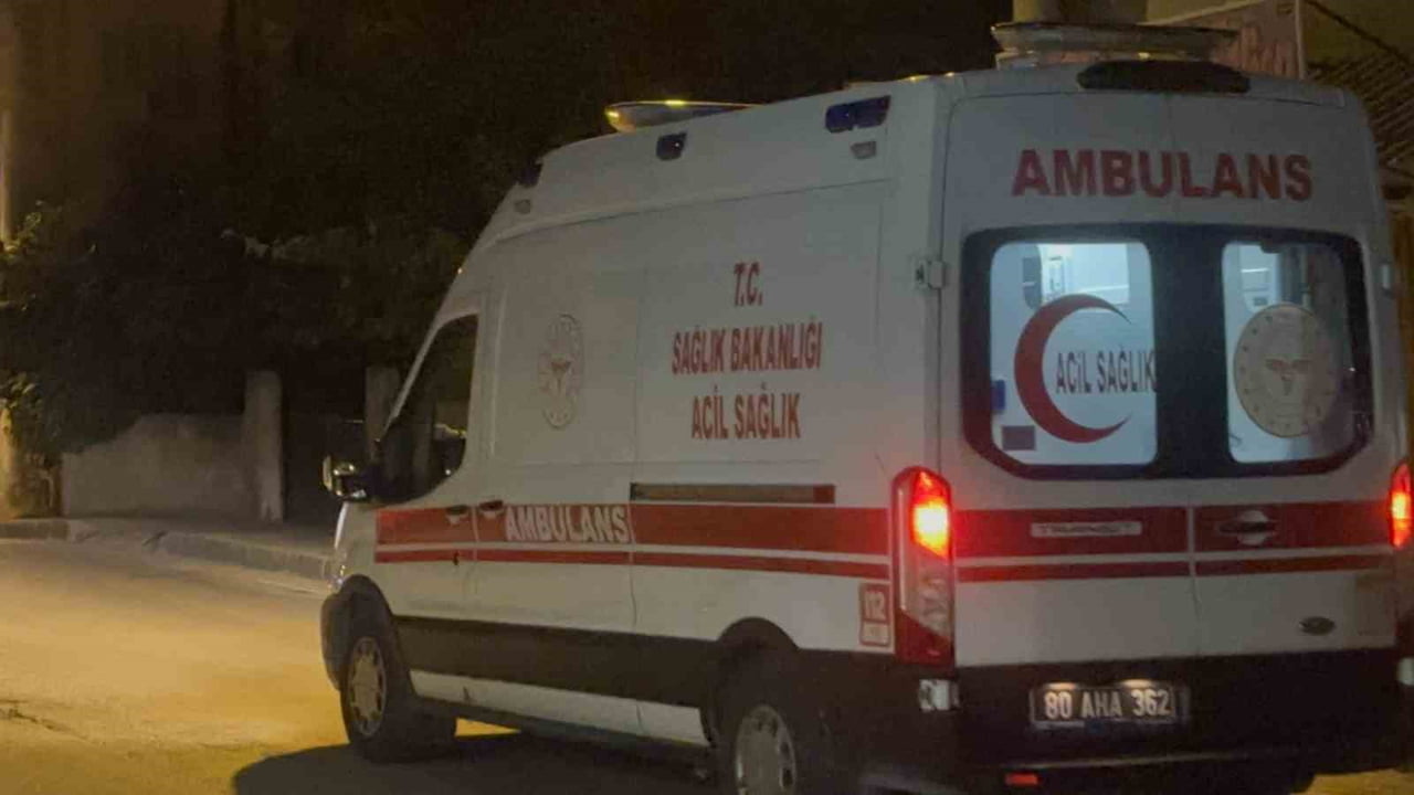 OSMANİYE’DE OTOMOBİLİN ÇARPTIĞI MOTOSİKLET SÜRÜCÜSÜ YARALANDI