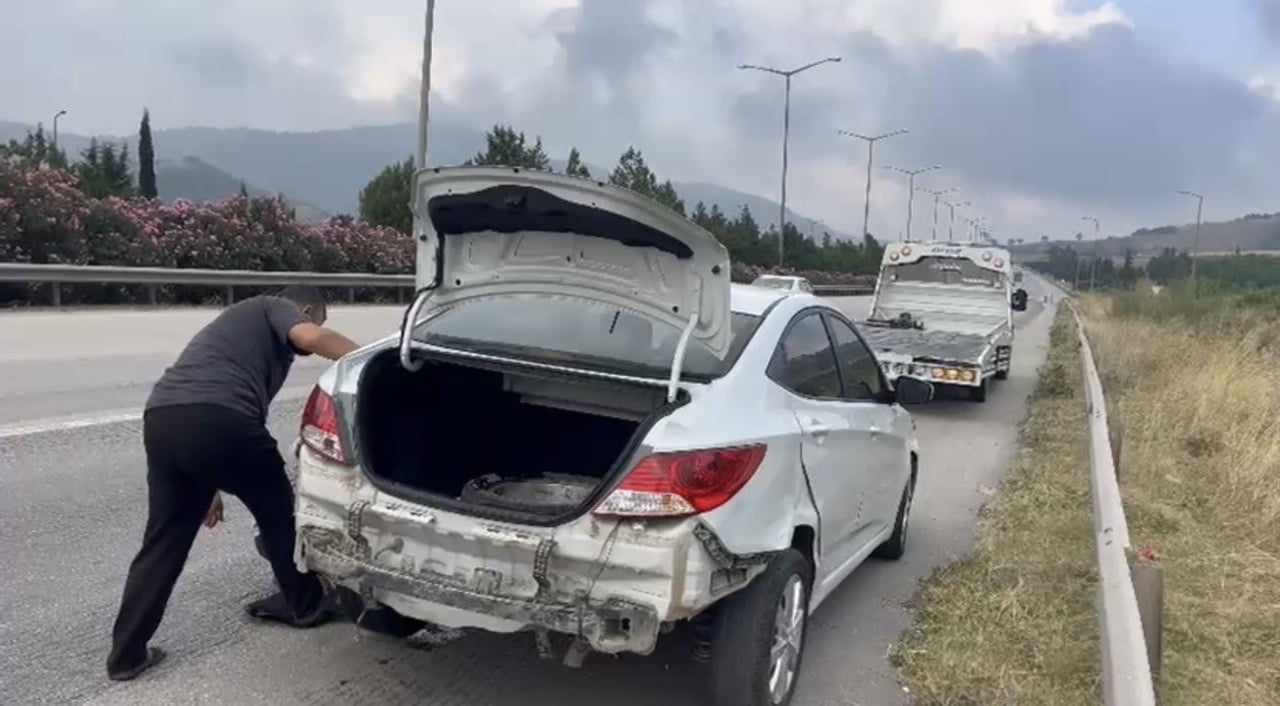 OSMANİYE’NİN BAHÇE İLÇESİ YAKINLARINDA TAG OTOYOLU’NDA KONTROLDEN ÇIKAN OTOMOBİLİN BARİYERLERE...