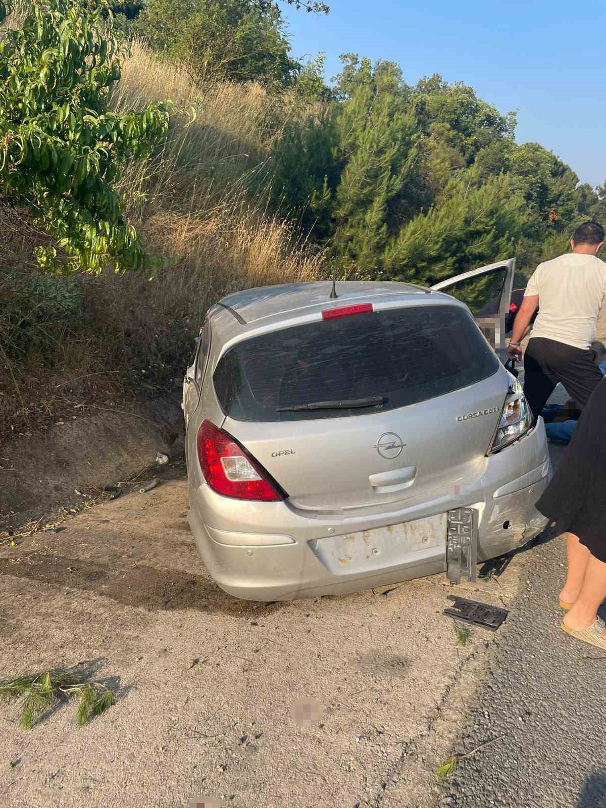 OTOMOBİL SÜRÜCÜSÜ KENDİ İMKANI İLE ARAÇTAN HAFİF YARALI OLARAK ÇIKTI.