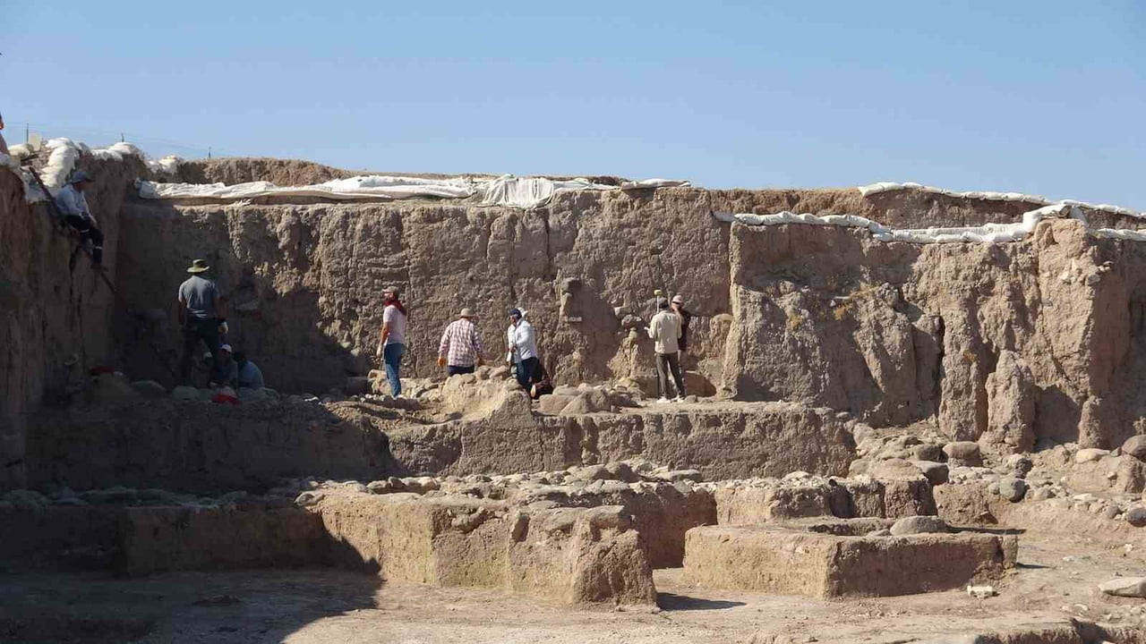 OYLUM HÖYÜK'TE 38. KAZI SEZONU BAŞLADI. KÜLTÜR VE TURİZM BAKANLIĞI İLE GAZİANTEP ÜNİVERSİTESİ İŞ...