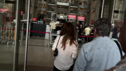 Oyuncu Hazal Kaya ifade vermek üzere İstanbul Adliyesi'ne geldi