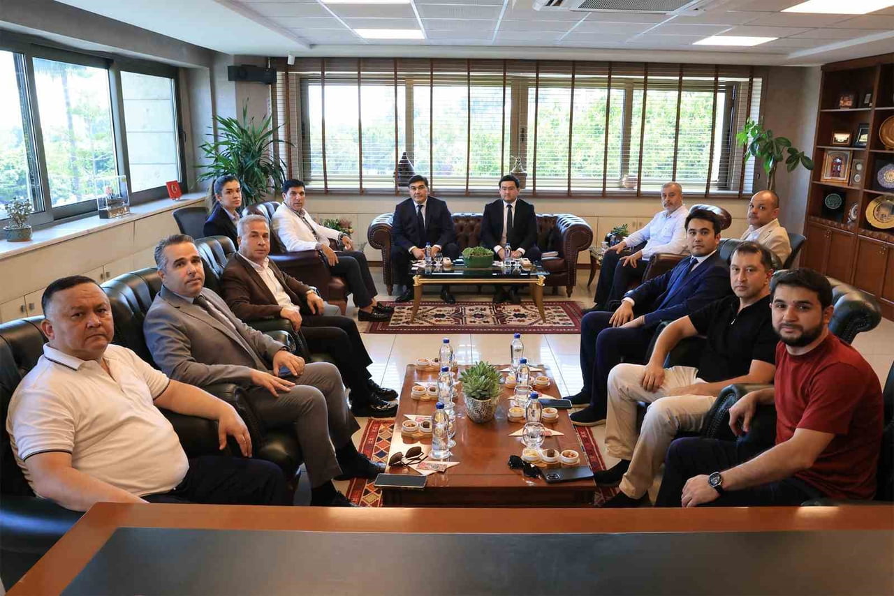 ÖZBEKİSTAN BÜYÜKELÇİLİĞİ MÜSTEŞARI AZİZBEK SALAHİDDİNOV VE BERABERİNDEKİ HEYET, MERSİN TİCARET VE...