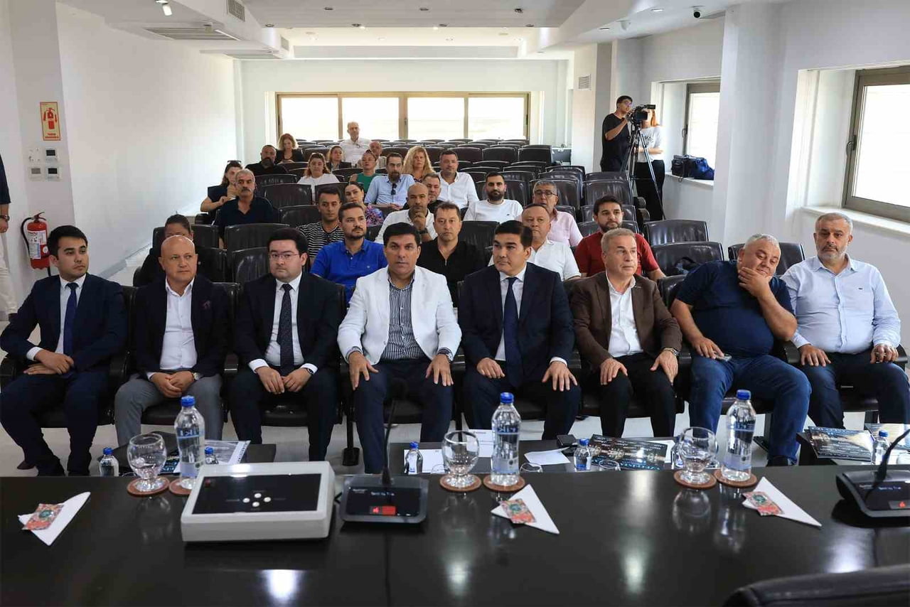 ÖZBEKİSTAN BÜYÜKELÇİLİĞİ MÜSTEŞARI AZİZBEK SALAHİDDİNOV VE BERABERİNDEKİ HEYET, MERSİN TİCARET VE...