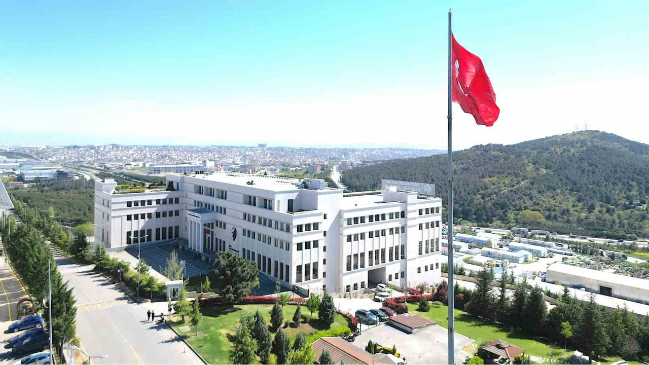 ÖZEL ADEM CEYLAN FİNAL TEKNİK KOLEJİ İLE ÖZEL GEBZE GÜZELLER MESLEKİ EĞİTİM MERKEZİ'NDE 2026-2027...
