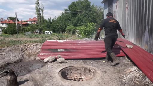 Özel kuyularda 2,5 saatte pişiriliyor, sadece süt kuzusu kullanılıyor