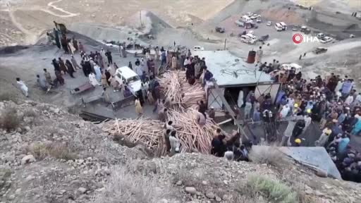 Pakistan'ın Belucistan eyaletindeki bir kömür madeninde meydana gelen patlamada en az 32 madenci...