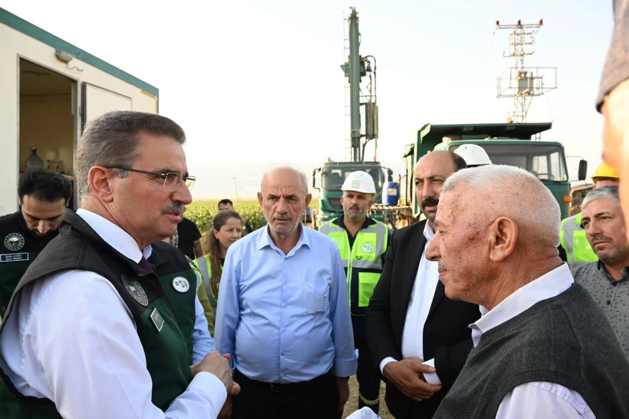 PASİNLER İLÇESİNDE ÇÖĞENDER VE AĞCALAR SONDAJ MEVKİLERİNDE YÜRÜTÜLEN ÇALIŞMALARI YERİNDE İNCELEYEN...
