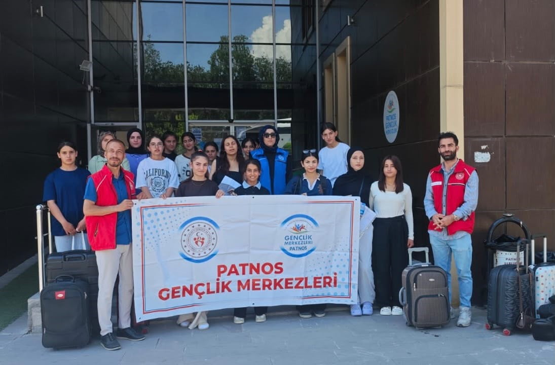 PATNOS’TAN 15 KIZ ÖĞRENCİ “BİR DESTANDIR ÇANAKKALE” PROGRAMINA KATILDI