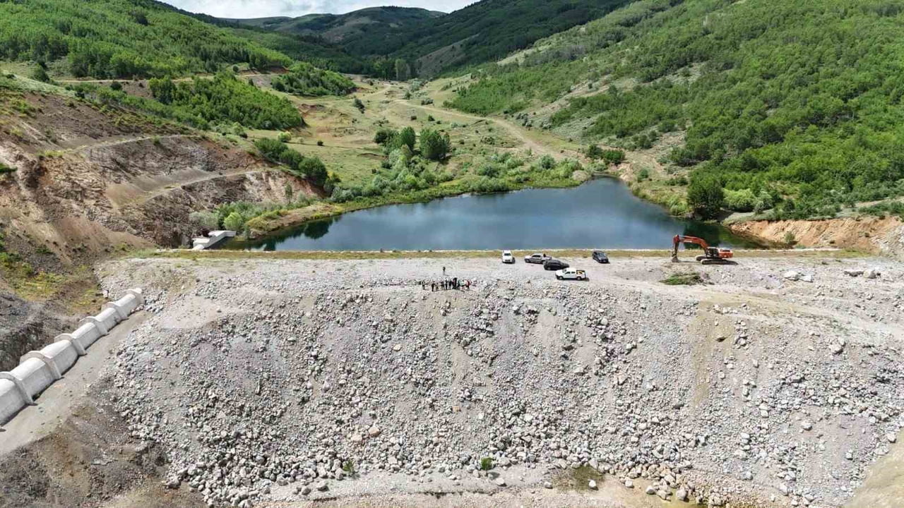 PETEKLİ GÖLETİ İLE 6 BİN 340 DEKAR ARAZİ SUYA KAVUŞACAK