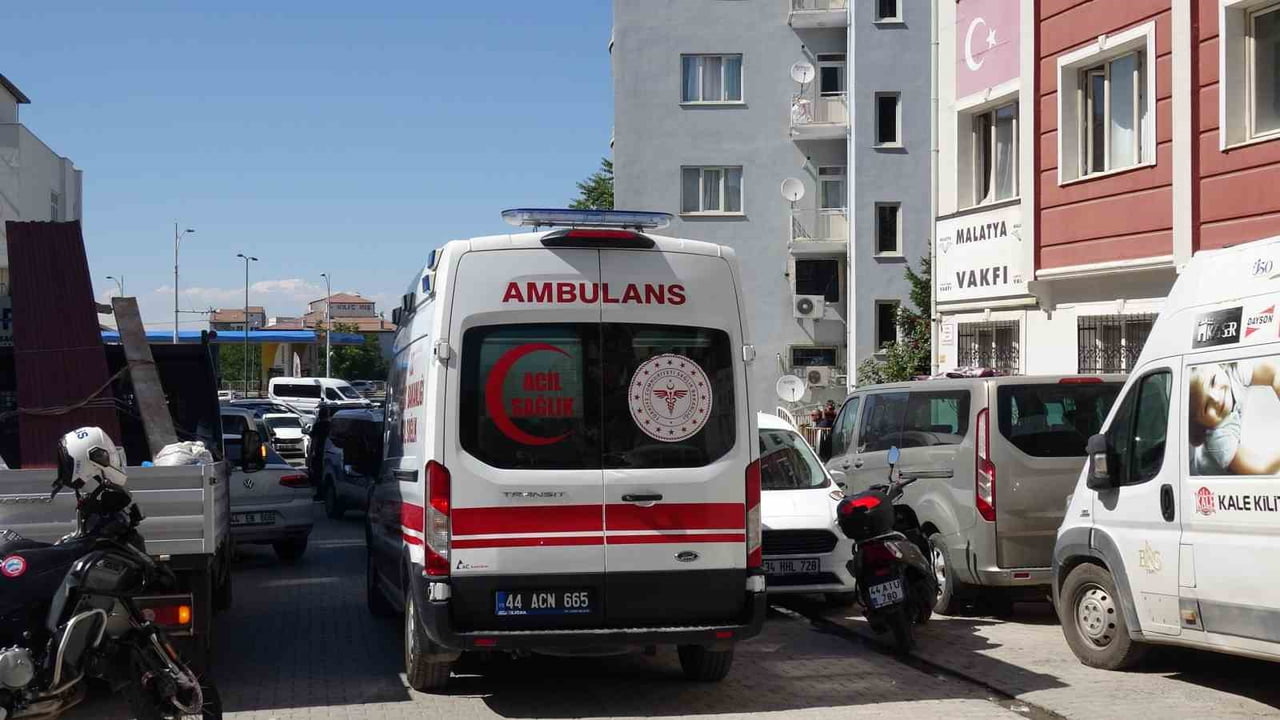 POMPALI TÜFEKLE HAVAYA ATEŞ AÇAN ŞAHIS PANİĞE NEDEN OLDU. OLAYDA YARALANAN OLMAZ İKEN ŞÜPHELİ...