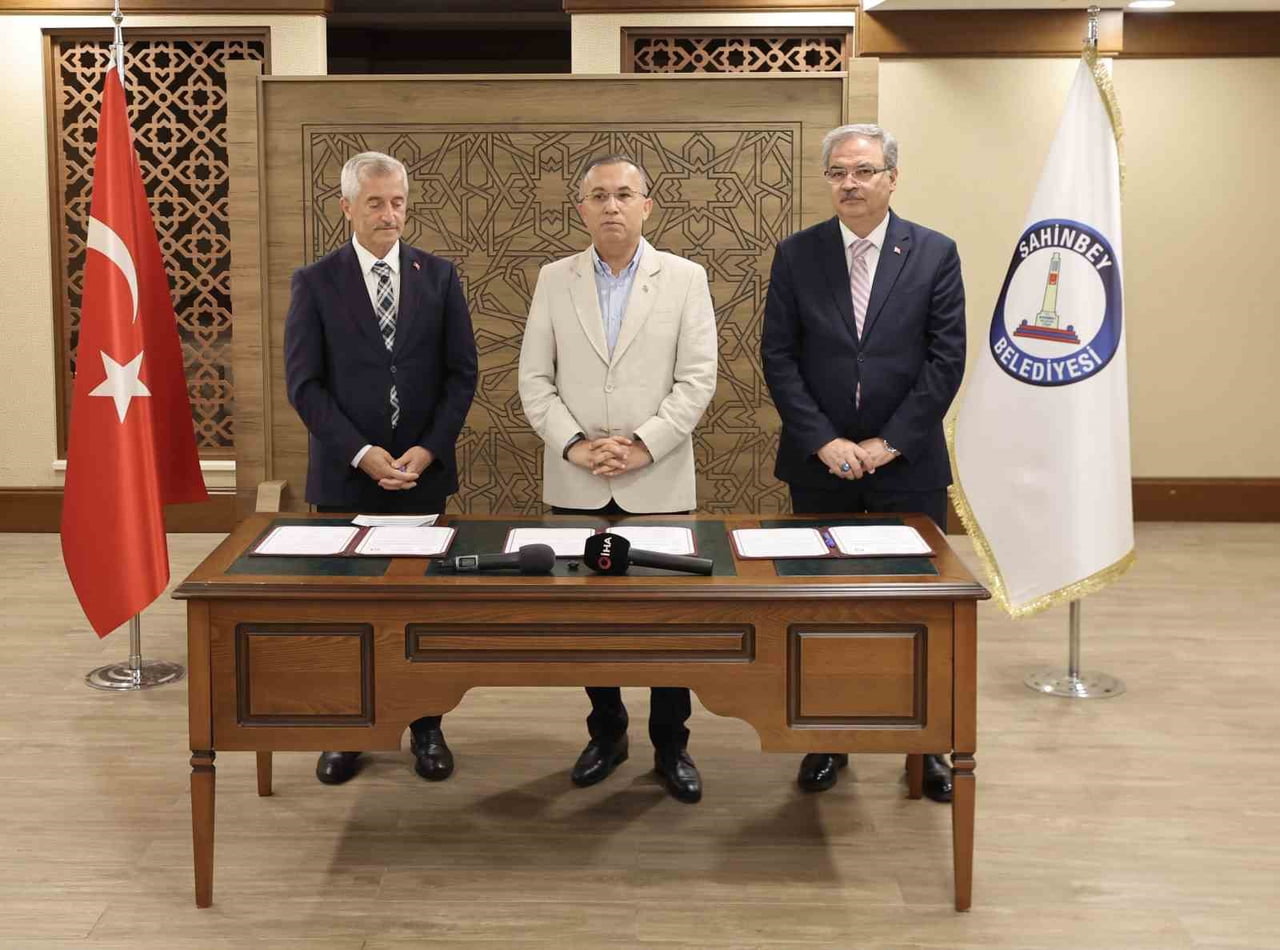 PROTOKOLLE, LGS'DE YÜZDE 7'LİK BAŞARI DİLİMİNE GİREN ÖĞRENCİLERİN BAŞARILARININ TEŞVİK EDİLMESİ...