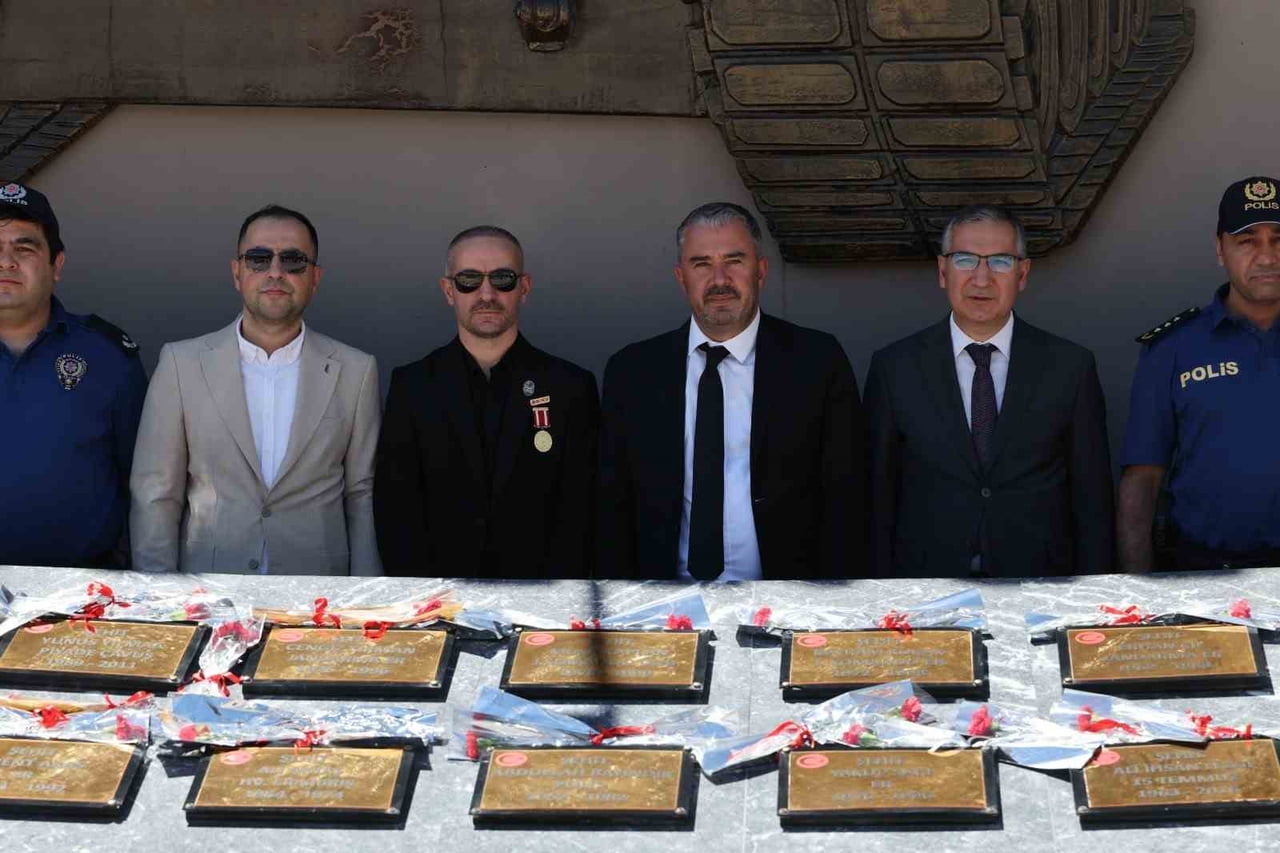 PURSAKLAR BELEDİYE BAŞKANI ERTUĞRUL ÇETİN, 15 TEMMUZ DEMOKRASİ VE MİLLİ BİRLİK GÜNÜ MÜNASEBETİYLE...