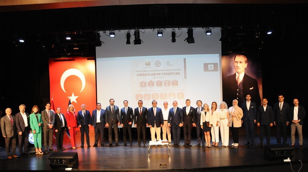 "ABD PAZARINA EYALETLER BAZINDA GİRİŞ STRATEJİLERİ: FIRSATLAR VE TEHDİTLER" BAŞLIKLI PANEL...